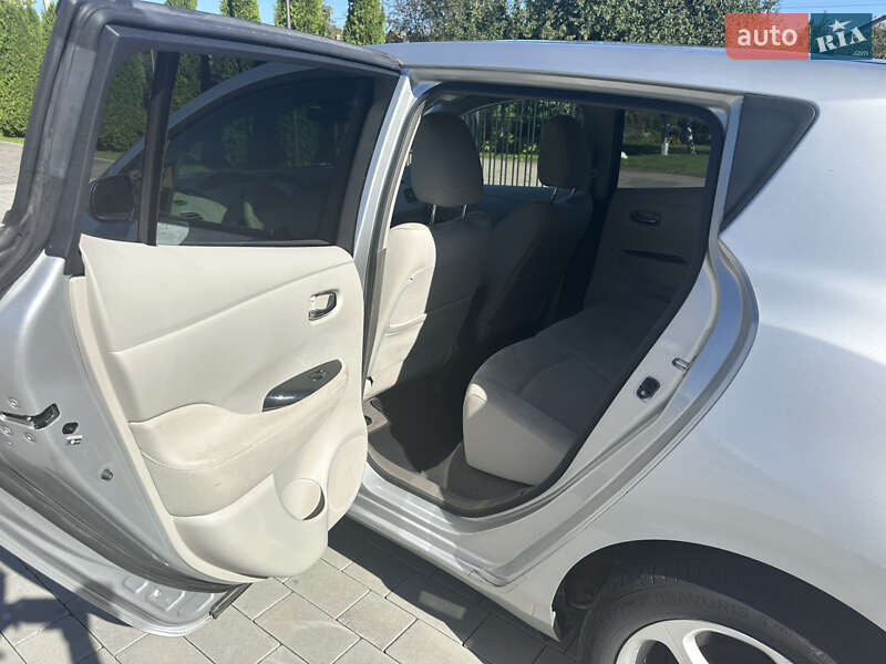 Хэтчбек Nissan Leaf 2011 в Луцке