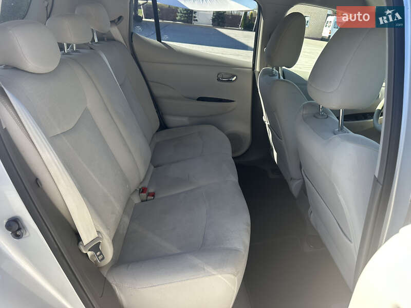 Хэтчбек Nissan Leaf 2011 в Луцке