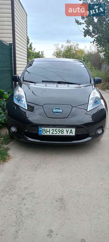 Хэтчбек Nissan Leaf 2014 в Одессе