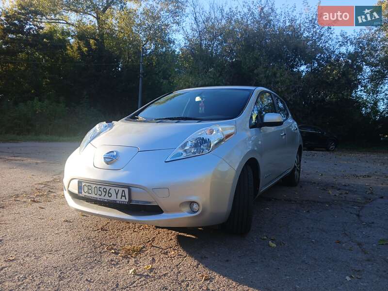 Хэтчбек Nissan Leaf 2016 в Чернигове фото Хэтчбек Nissan Leaf 2016 в Чернигове
