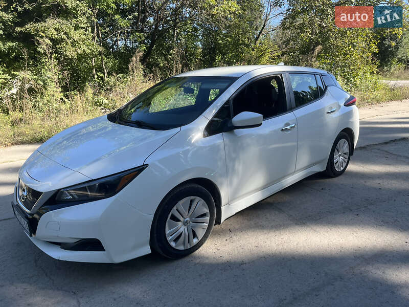 Хэтчбек Nissan Leaf 2018 в Каменец-Подольском