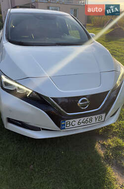 Хэтчбек Nissan Leaf 2019 в Мостиске
