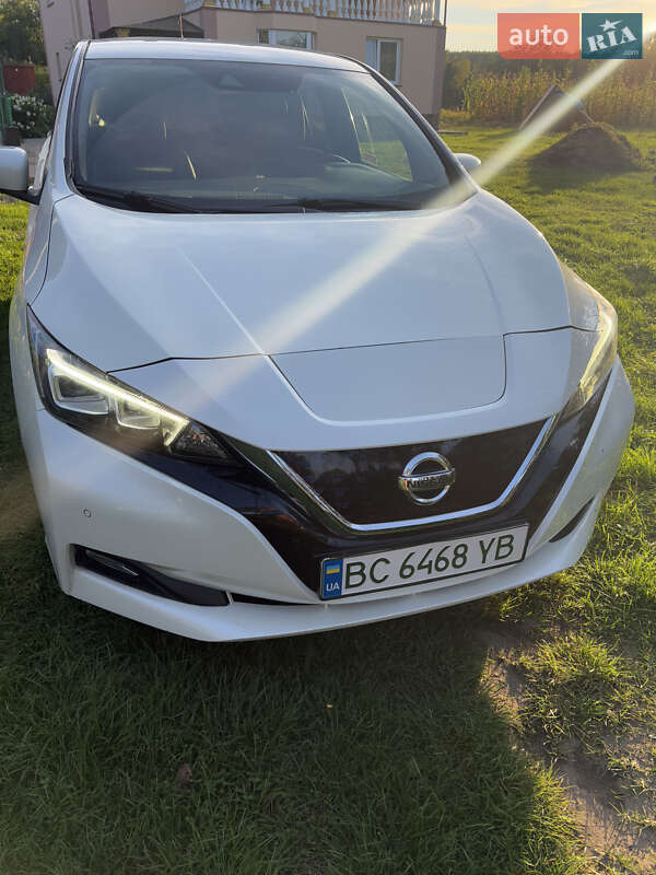 Хэтчбек Nissan Leaf 2019 в Мостиске