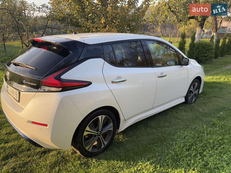 Хэтчбек Nissan Leaf 2019 в Мостиске