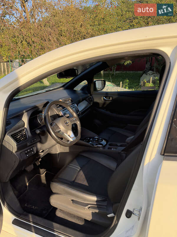 Хэтчбек Nissan Leaf 2019 в Мостиске