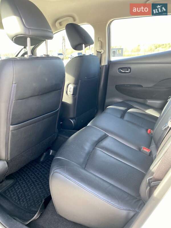 Хетчбек Nissan Leaf 2013 в Новояворівську фото 15 Хетчбек Nissan Leaf 2013 в Новояворівську