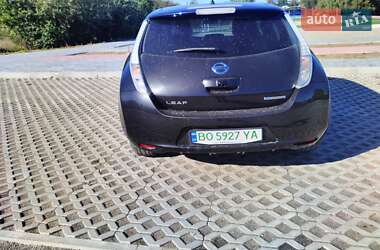 Хэтчбек Nissan Leaf 2013 в 