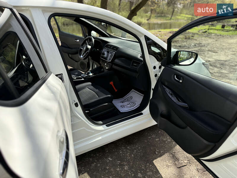 Хэтчбек Nissan Leaf 2018 в Теребовле фото 37 Хэтчбек Nissan Leaf 2018 в Теребовле