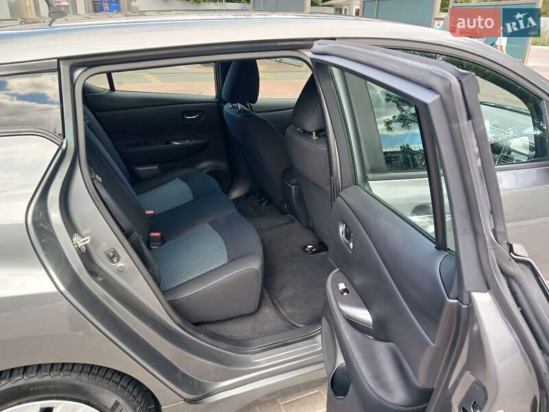 Хэтчбек Nissan Leaf 2019 в Киеве