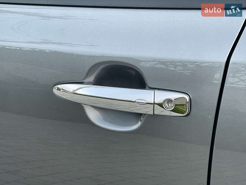 Хэтчбек Nissan Leaf 2014 в Ровно