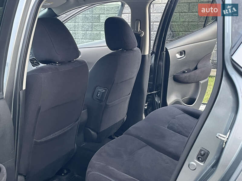 Хэтчбек Nissan Leaf 2014 в Ровно