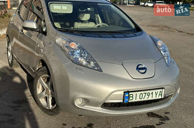 Хэтчбек Nissan Leaf 2012 в Полтаве