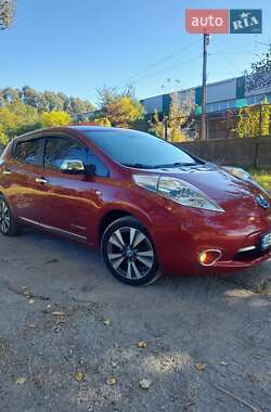 Хетчбек Nissan Leaf 2014 в Дніпрі