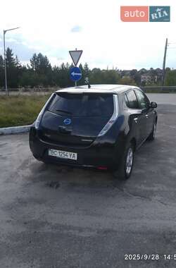 Хэтчбек Nissan Leaf 2012 в Львове