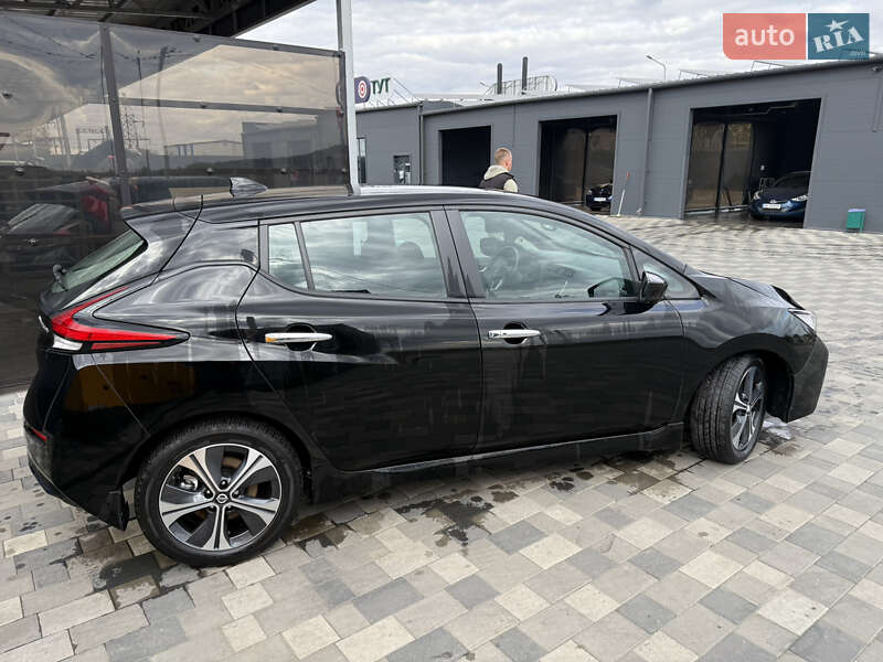 Хэтчбек Nissan Leaf 2021 в Полтаве