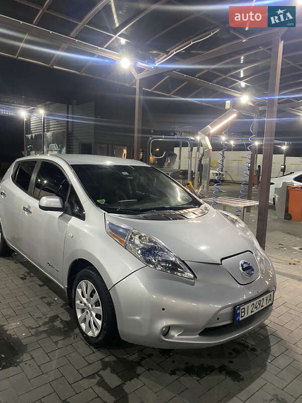 Хэтчбек Nissan Leaf 2014 в Кременчуге фото 3 Хэтчбек Nissan Leaf 2014 в Кременчуге
