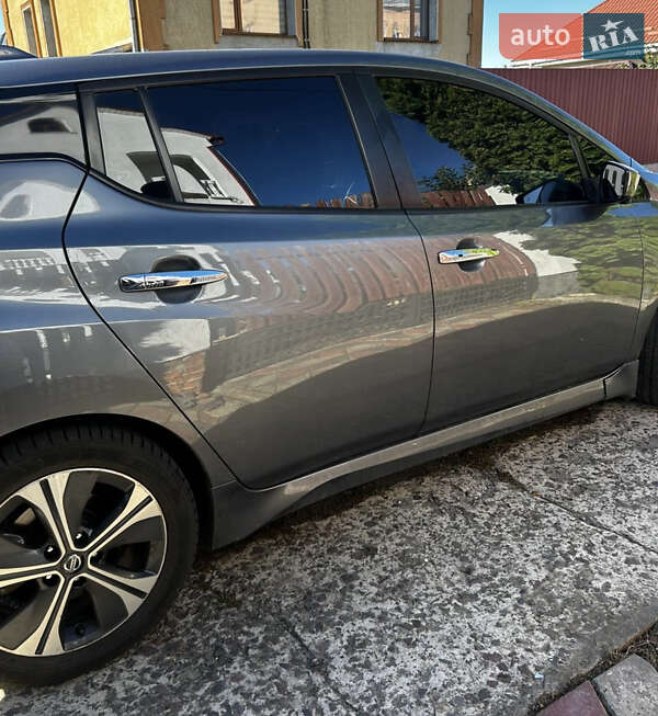 Хэтчбек Nissan Leaf 2020 в Ровно
