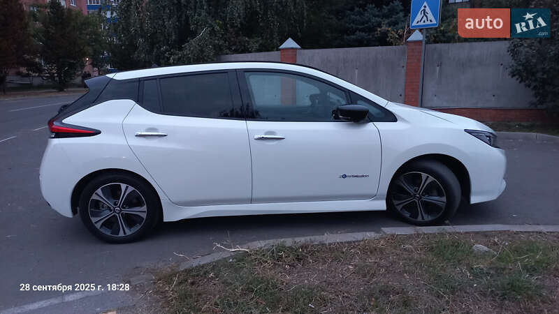 Хетчбек Nissan Leaf 2018 в Полтаві