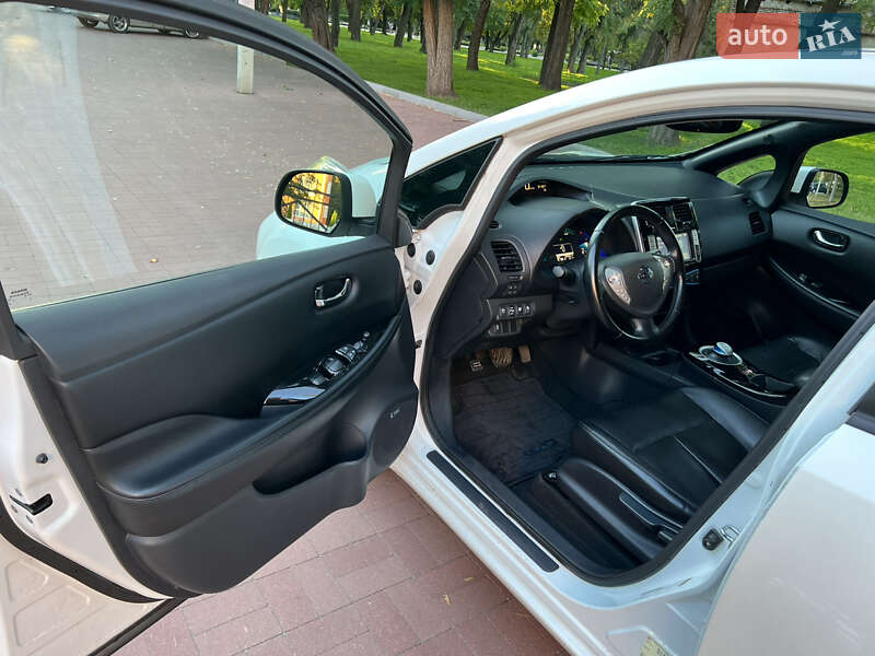 Хетчбек Nissan Leaf 2013 в Кременчуці