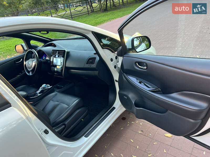 Хетчбек Nissan Leaf 2013 в Кременчуці