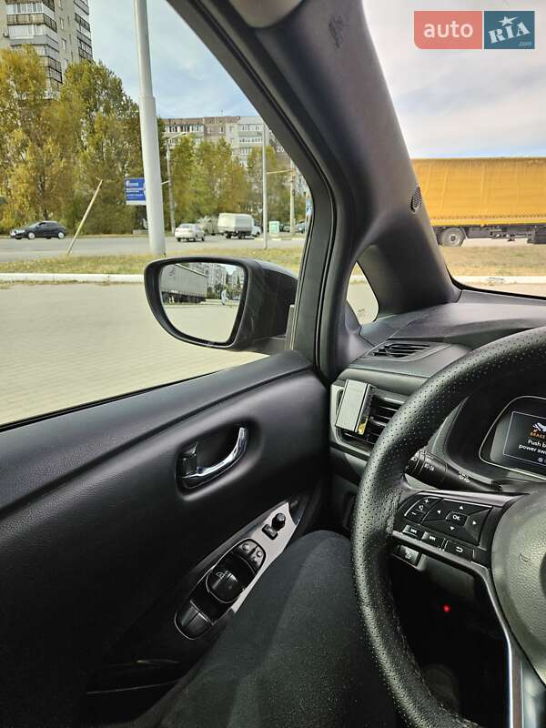 Хэтчбек Nissan Leaf 2019 в Сумах
