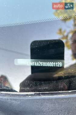 Хэтчбек Nissan Leaf 2013 в 