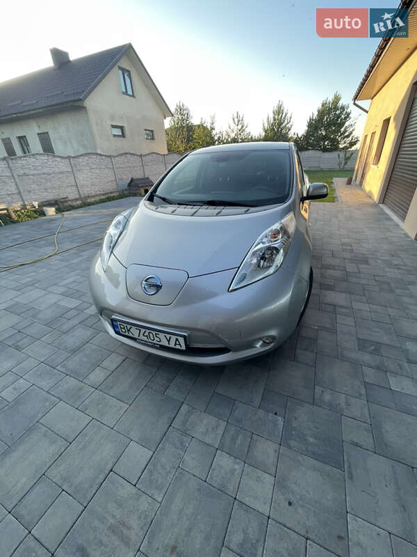 Хэтчбек Nissan Leaf 2014 в Ровно фото 18 Хэтчбек Nissan Leaf 2014 в Ровно