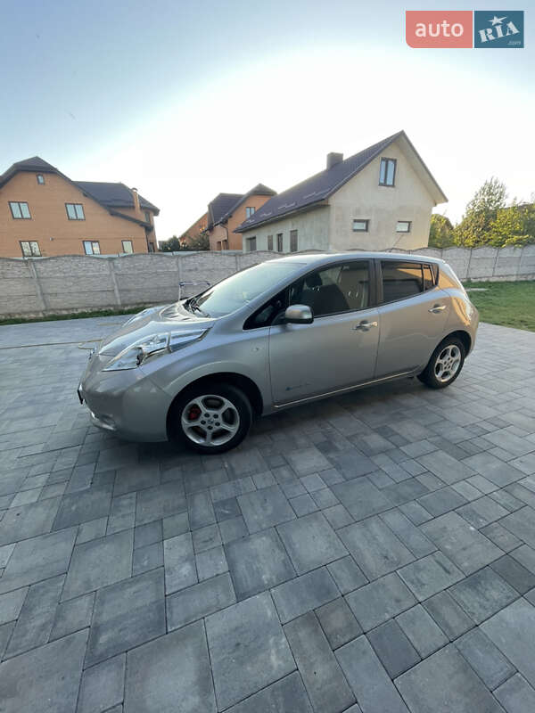 Хэтчбек Nissan Leaf 2014 в Ровно фото Хэтчбек Nissan Leaf 2014 в Ровно