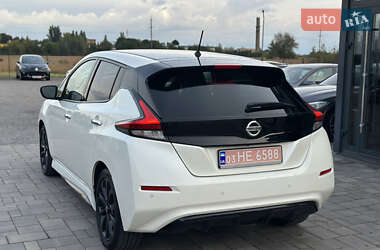 Хэтчбек Nissan Leaf 2018 в 