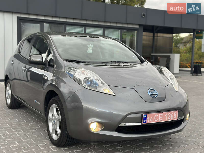 Хетчбек Nissan Leaf 2013 в 