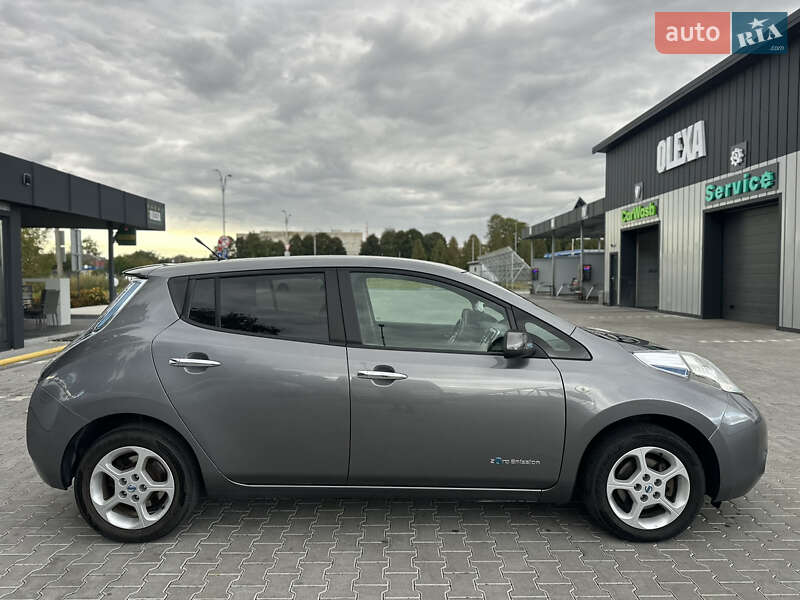 Хэтчбек Nissan Leaf 2013 в Владимире
