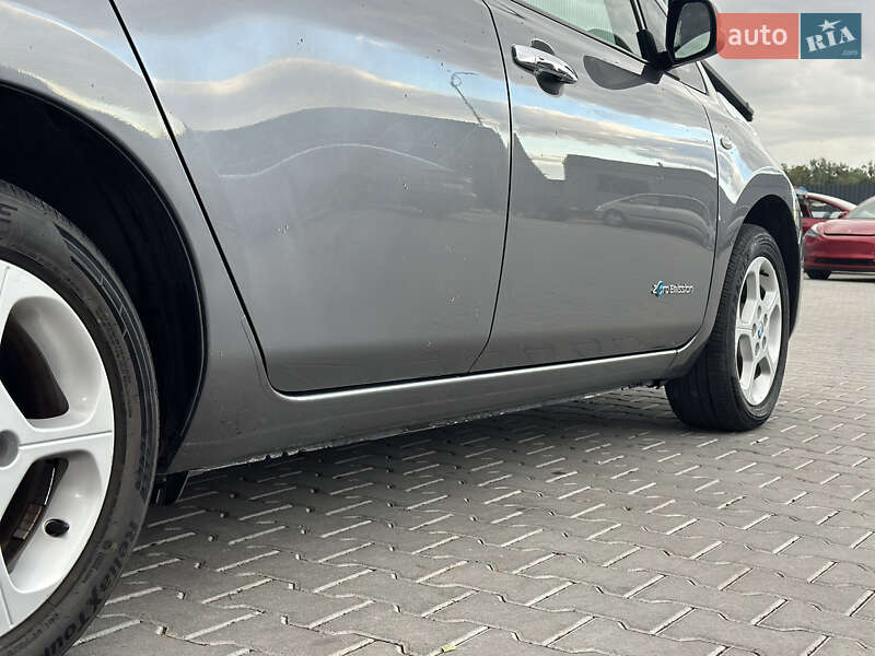 Хэтчбек Nissan Leaf 2013 в Владимире