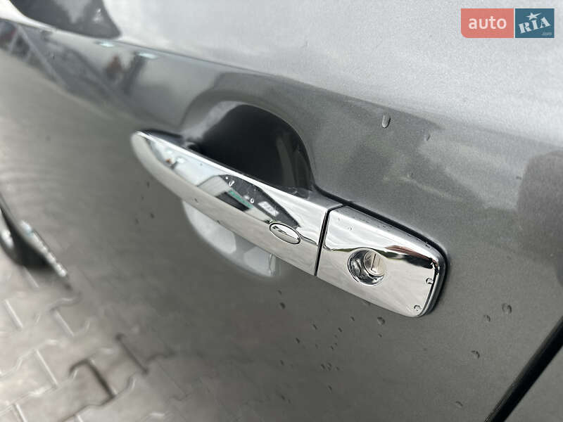 Хэтчбек Nissan Leaf 2013 в Владимире