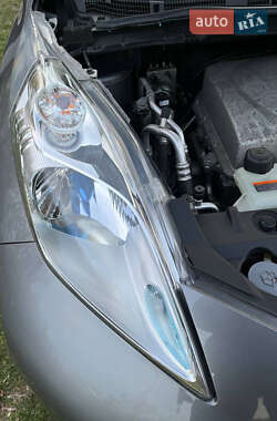 Хэтчбек Nissan Leaf 2014 в 