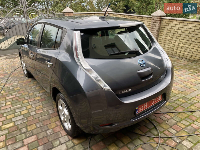 Хетчбек Nissan Leaf 2014 в Чернівцях