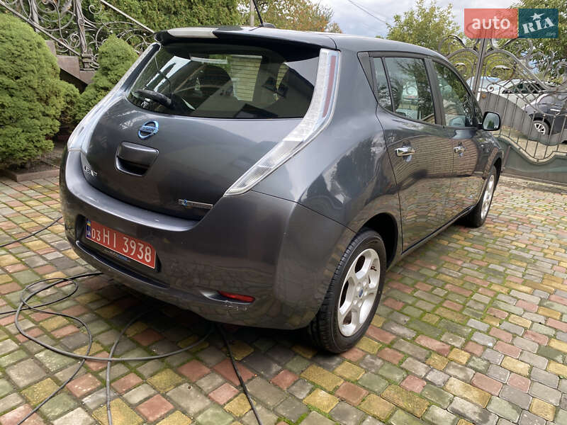 Хетчбек Nissan Leaf 2014 в Чернівцях