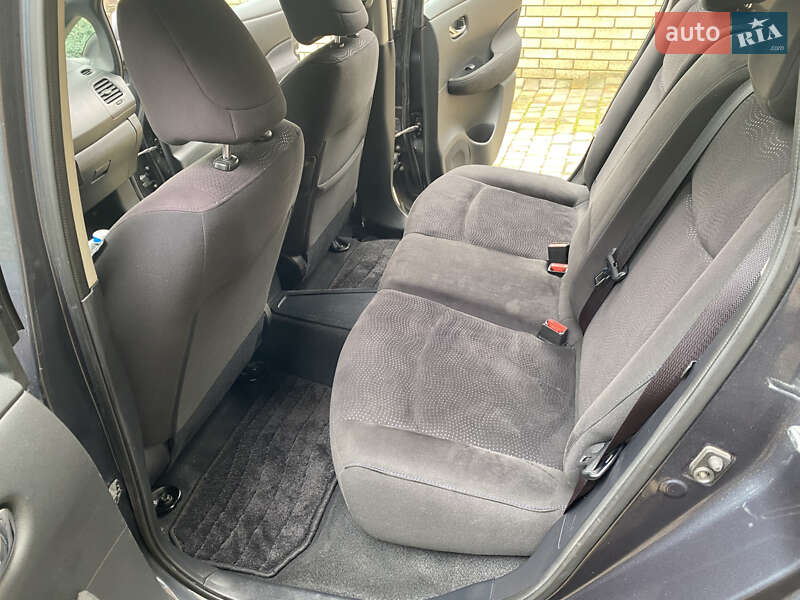 Хетчбек Nissan Leaf 2014 в Чернівцях