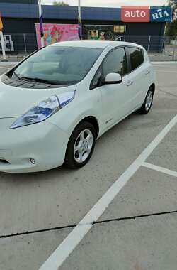 Хэтчбек Nissan Leaf 2012 в Одессе
