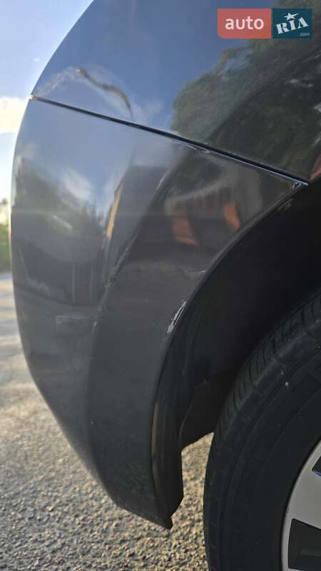 Хэтчбек Nissan Leaf 2013 в Запорожье