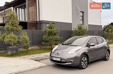 Хэтчбек Nissan Leaf 2015 в Тернополе