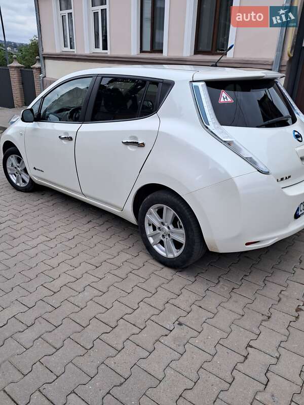 Хэтчбек Nissan Leaf 2013 в Черновцах