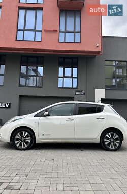 Хэтчбек Nissan Leaf 2013 в 