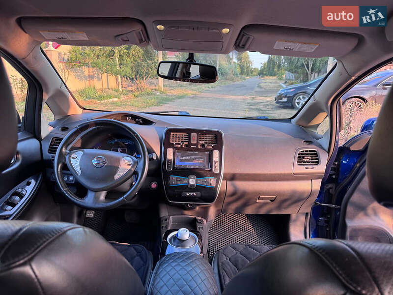 Хэтчбек Nissan Leaf 2016 в Одессе