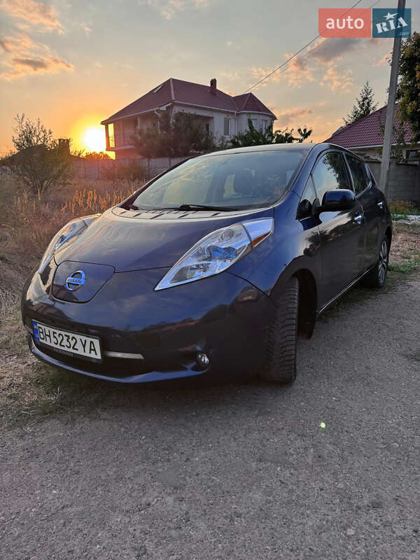 Хэтчбек Nissan Leaf 2016 в Одессе