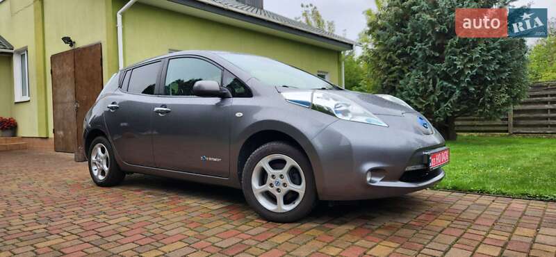 Хэтчбек Nissan Leaf 2014 в Ровно