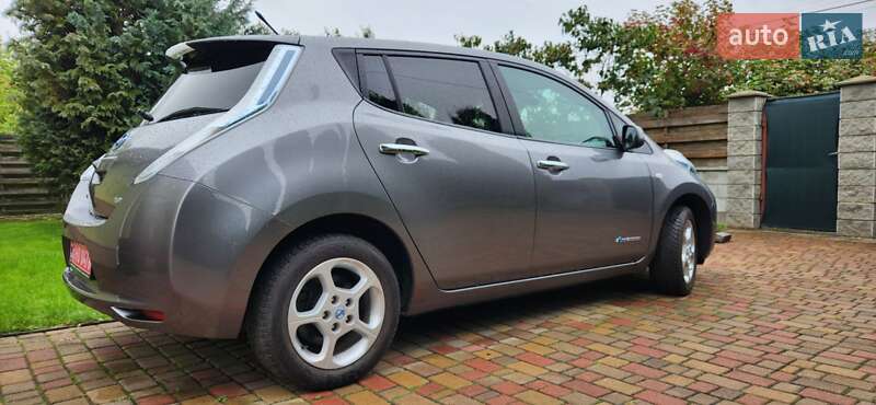 Хэтчбек Nissan Leaf 2014 в Ровно