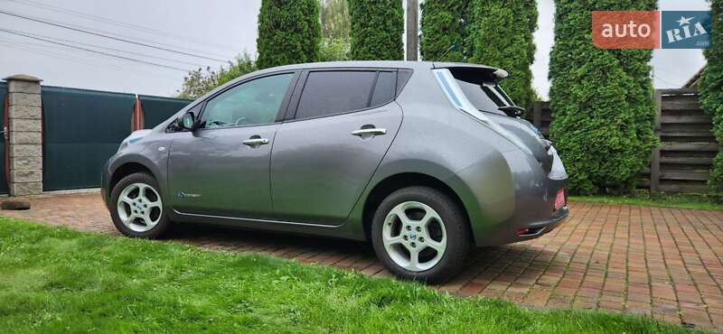 Хэтчбек Nissan Leaf 2014 в Ровно