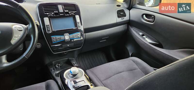 Хэтчбек Nissan Leaf 2014 в Ровно