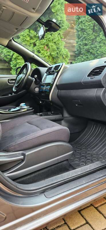 Хэтчбек Nissan Leaf 2014 в Ровно