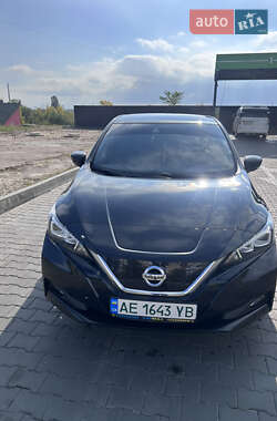 Хэтчбек Nissan Leaf 2018 в 